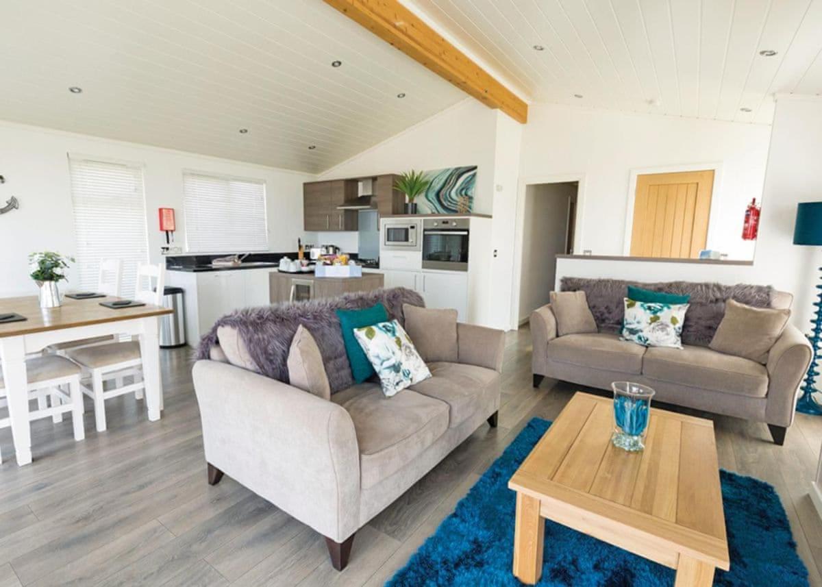 Fishguard Bay Resort Llanllawer Εξωτερικό φωτογραφία