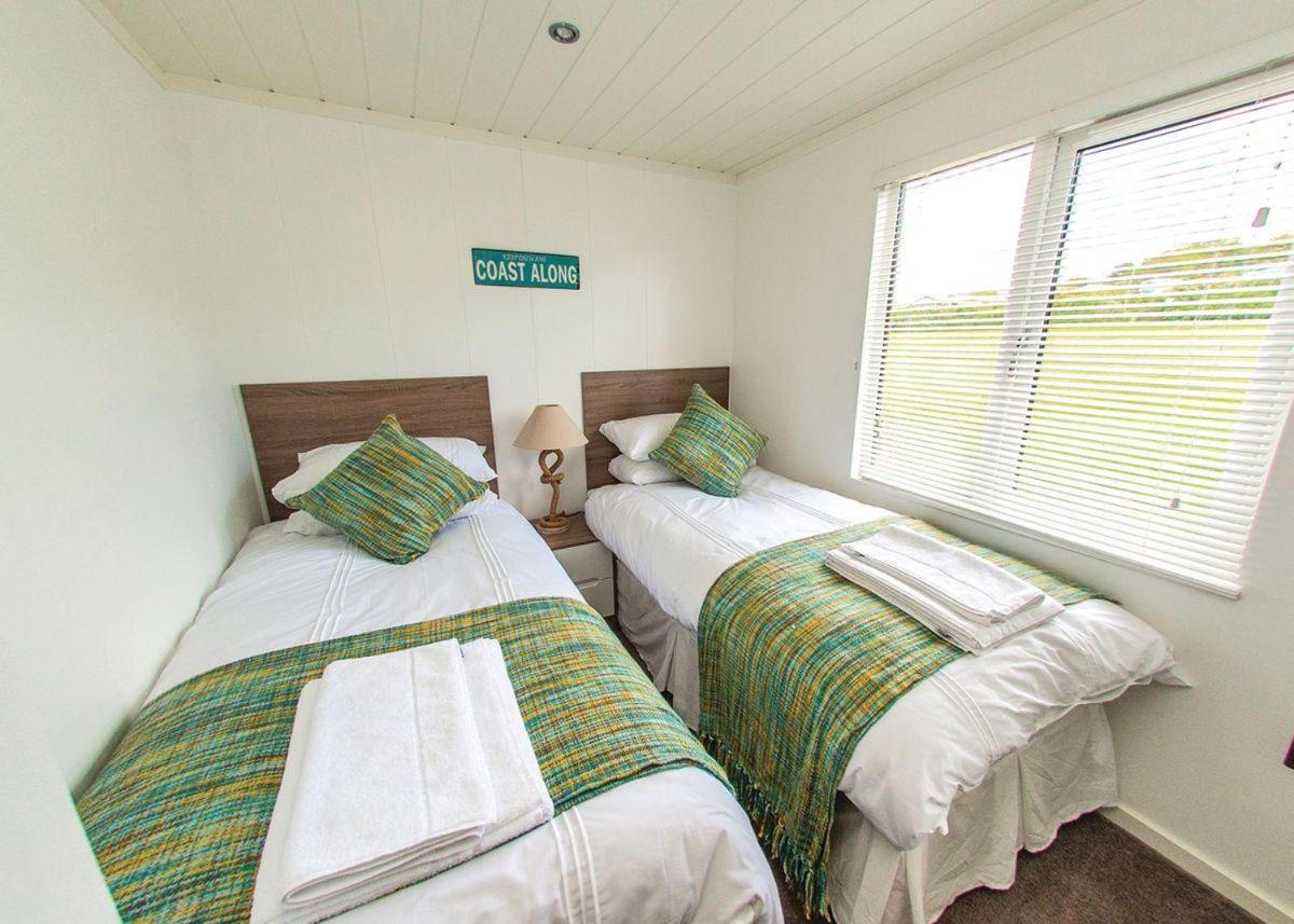 Fishguard Bay Resort Llanllawer Εξωτερικό φωτογραφία